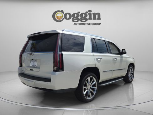 Used 2015 Cadillac Escalade Luxury AWD/4WD image 5