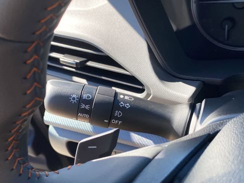 Used 2025 Subaru Crosstrek 2.5i Limited w/ Crosstrek Mirror Package image 26