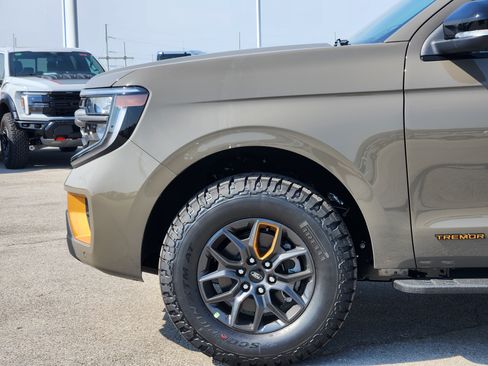 New 2027 Ford Expedition Tremor w/ Driver's Package AWD/4WD image 7
