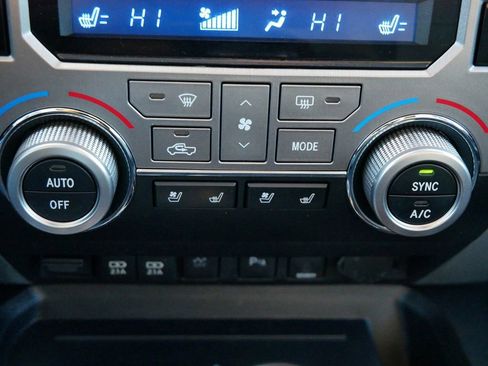 Used 2021 Toyota Tundra 4x4 CrewMax image 26