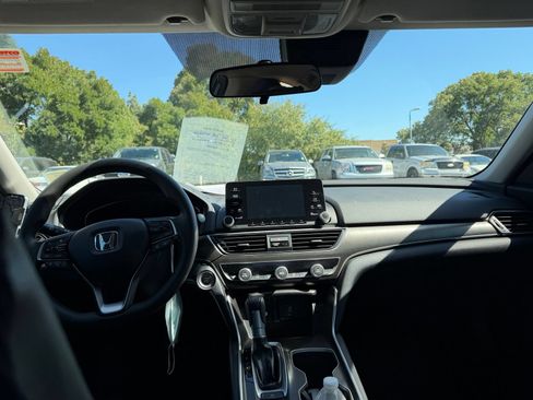 Used 2019 Honda Accord LX image 11