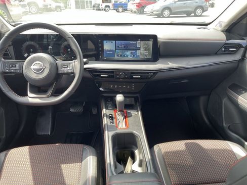 Used 2025 Nissan Kicks SR AWD/4WD image 19