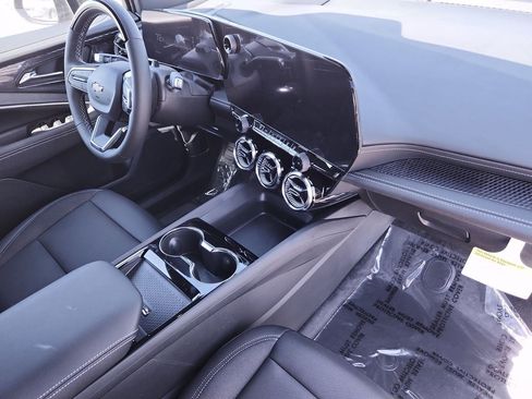 New 2026 Chevrolet Blazer EV LT w/ LPO, Blackout Package image 34