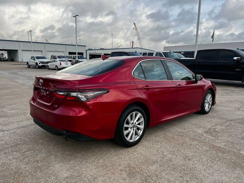 Used 2024 Toyota Camry LE image 6
