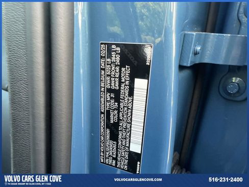 Used 2025 Volvo XC40 B5 Ultra w/ Climate Package image 18