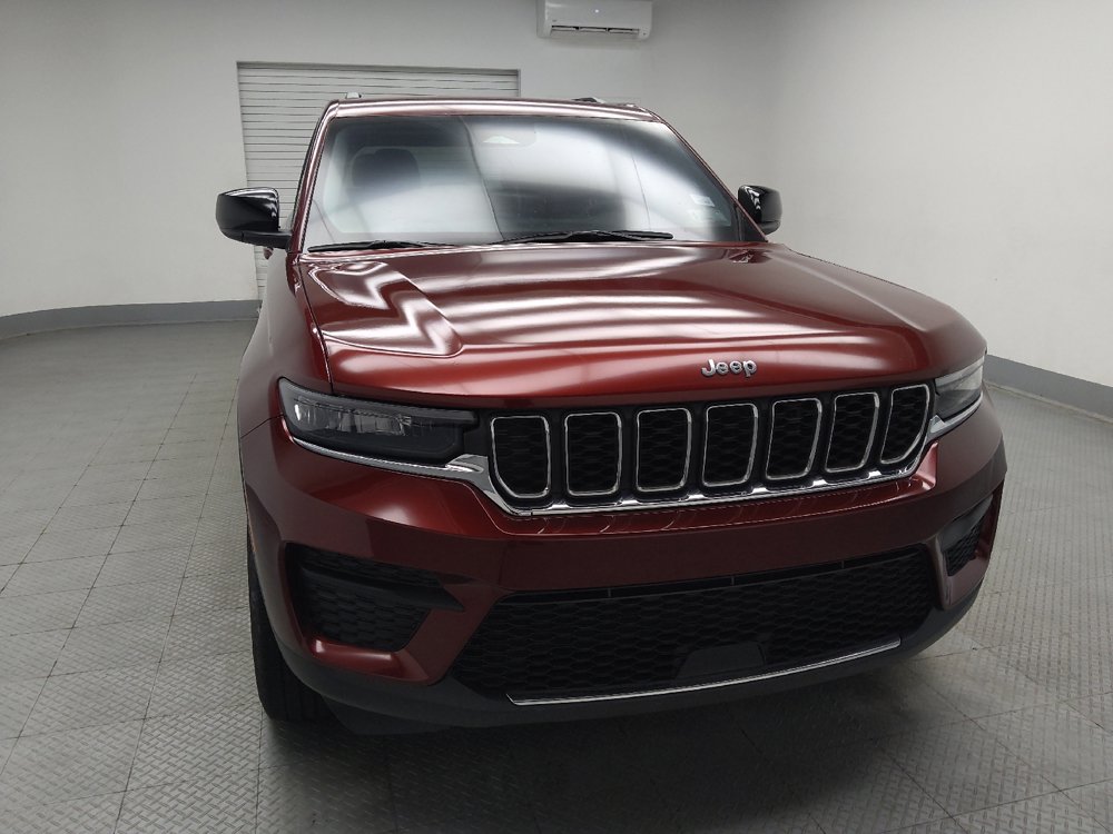 Used 2023 Jeep Grand Cherokee Laredo w/ Luxury Tech Group I AWD/4WD image 14