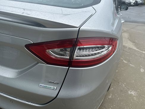 Used 2013 Ford Fusion SE FWD image 11