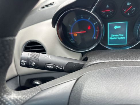 Used 2016 Chevrolet Cruze LT w/ Sun And Sound Package image 23