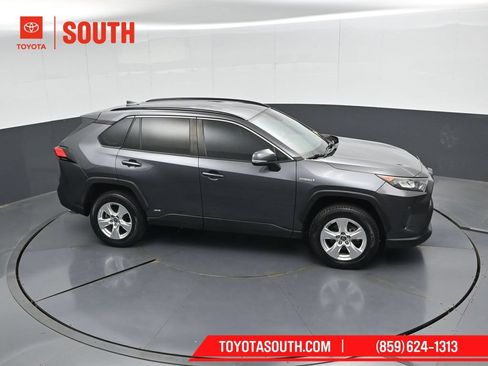 Used 2021 Toyota RAV4 LE AWD/4WD image 44