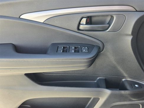 Used 2025 Honda Ridgeline Sport image 35