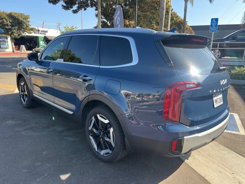 Certified 2024 Kia Telluride S w/ S Sunroof Package FWD image 3