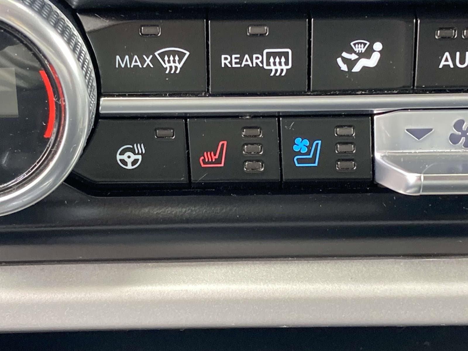 Used 2024 Ford Expedition Max XLT RWD image 25