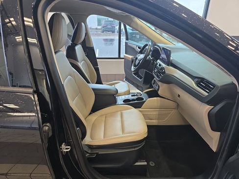 Used 2020 Ford Escape SEL image 18