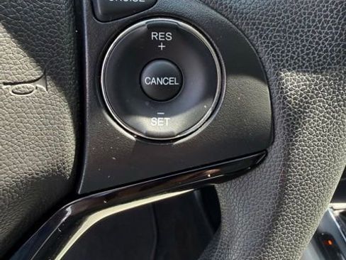 Used 2021 Honda HR-V LX image 19