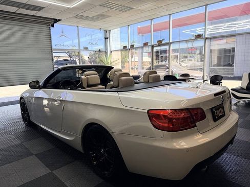 Used 2013 BMW 335i Convertible RWD image 17