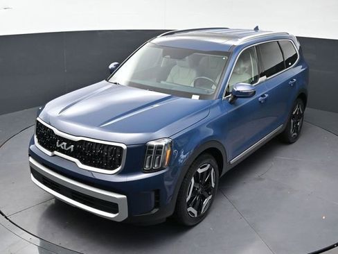 Used 2024 Kia Telluride EX AWD/4WD image 26