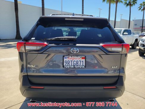 Certified 2021 Toyota RAV4 XLE Premium image 5