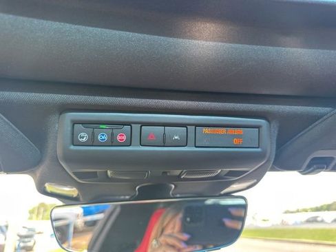 Used 2025 Chevrolet Corvette Stingray Coupe w/ Z51 Performance Package RWD image 19