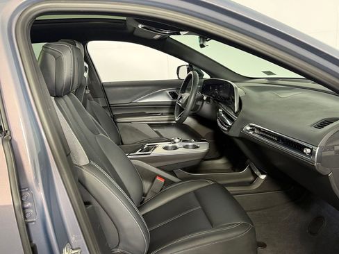 Used 2024 Cadillac Lyriq Tech RWD image 30