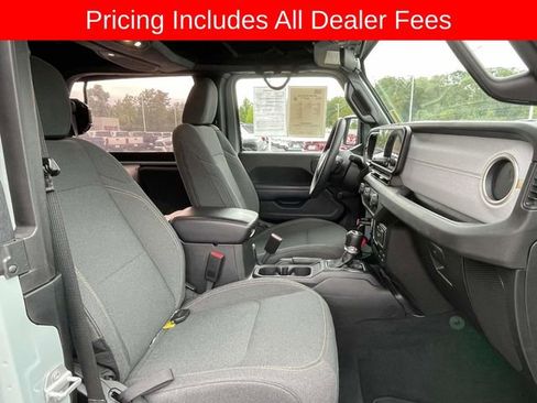 Used 2024 Jeep Wrangler Sport AWD/4WD image 20