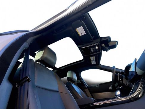 Used 2026 Land Rover Range Rover Velar S image 26