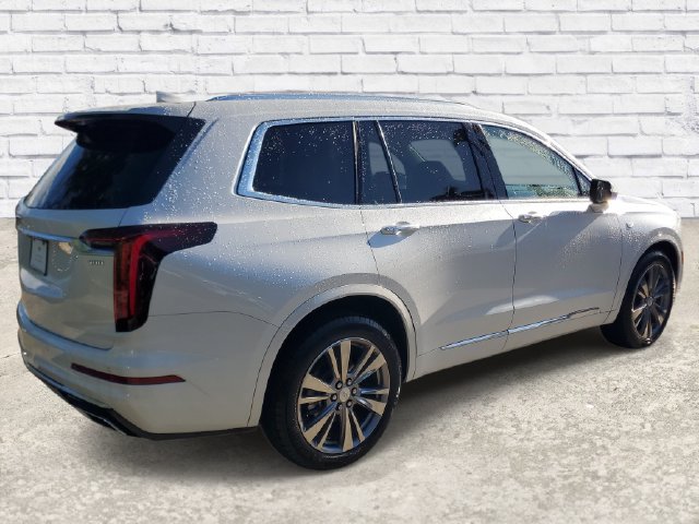 Used 2025 Cadillac XT6 Premium Luxury FWD image 4