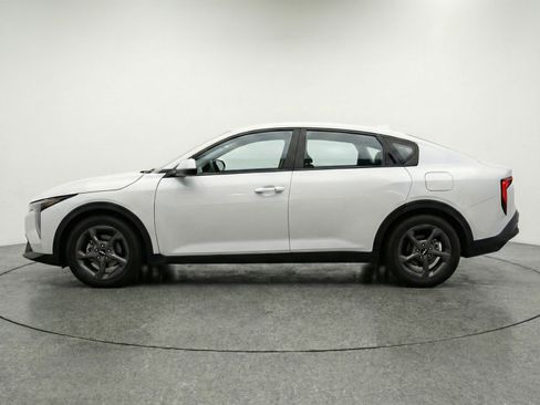 Used 2025 Kia K4 FWD image 5
