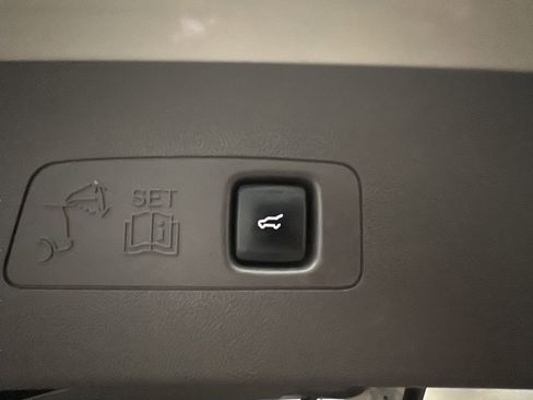 Used 2021 Lincoln Corsair AWD w/ Sport Package image 23