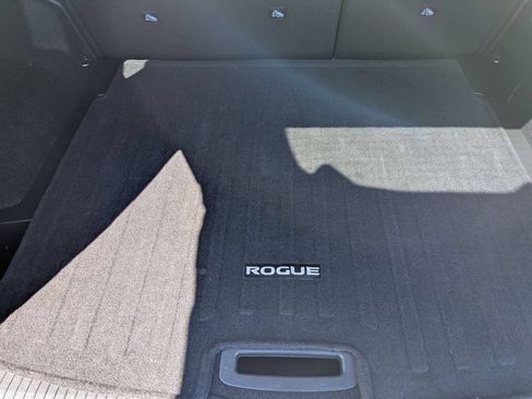 Used 2025 Nissan Rogue SV w/ SV Premium Package FWD image 22
