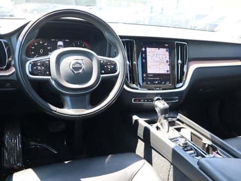 Used 2019 Volvo S60 T5 Momentum w/ Multimedia Package FWD image 16