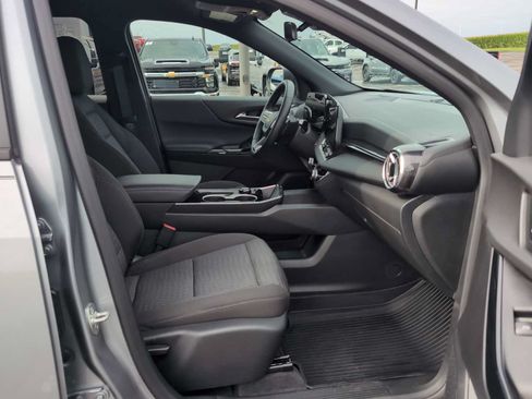 Used 2026 Chevrolet Equinox LT w/ Safety and Technology Package FWD image 27