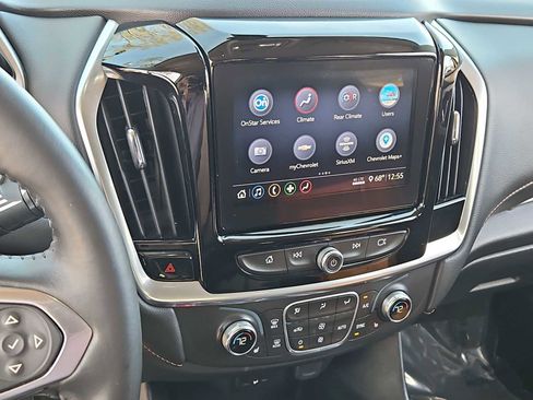 Used 2020 Chevrolet Traverse LT image 28