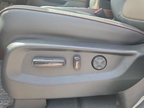 Used 2025 Honda Odyssey Elite image 13