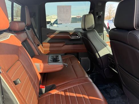 Used 2024 GMC Sierra 1500 Denali Ultimate image 30