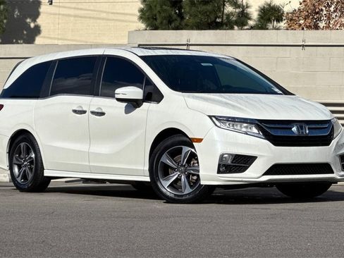 Certified 2019 Honda Odyssey Touring image 2