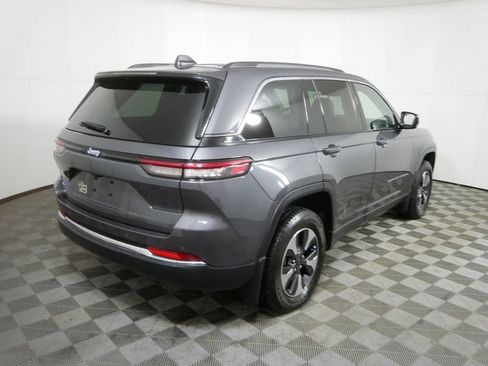 Used 2022 Jeep Grand Cherokee Limited 4xe image 3