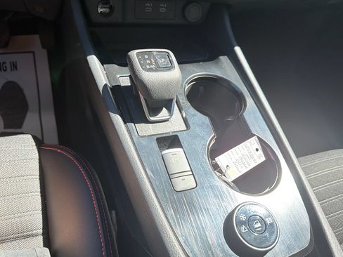 Used 2025 Nissan Rogue SV AWD/4WD image 24