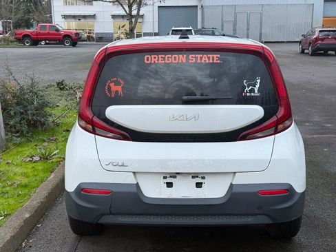 Used 2022 Kia Soul LX w/ Technology Package image 4