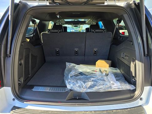 New 2026 GMC Yukon XL Denali w/ Denali Reserve Package image 17