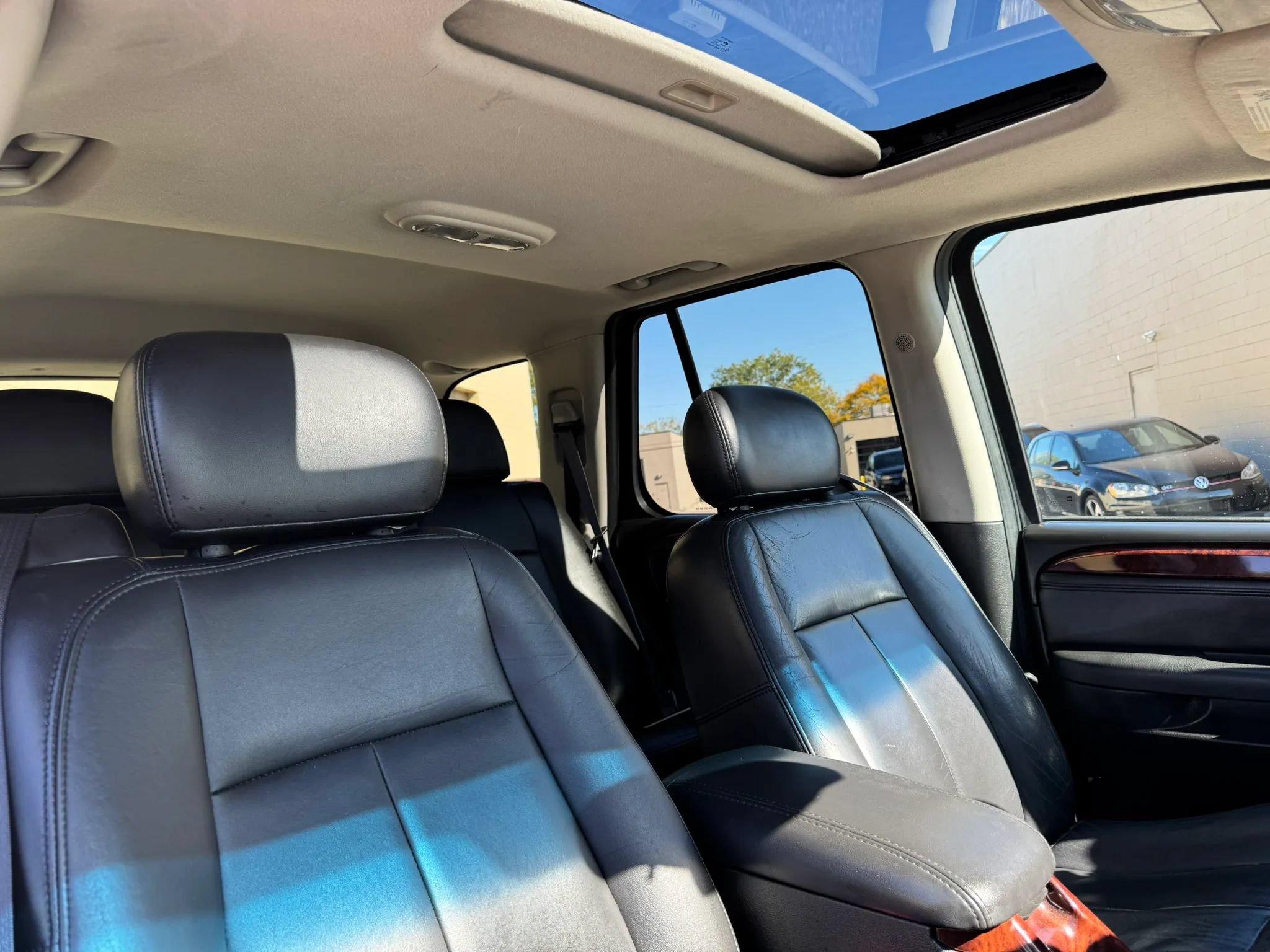 Used 2005 GMC Envoy SLT AWD/4WD image 26