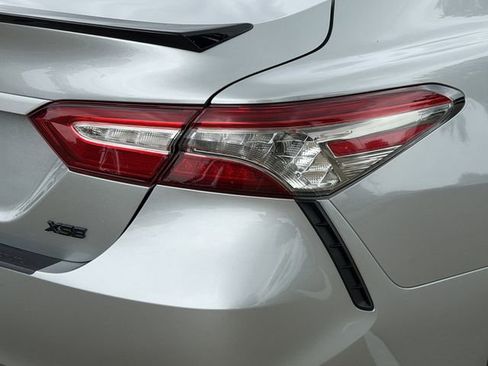 Used 2019 Toyota Camry XSE FWD image 7