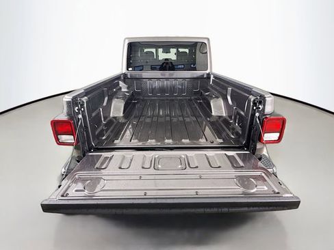 New 2025 Jeep Gladiator Sport image 24