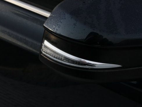 Used 2018 Toyota RAV4 XLE image 9