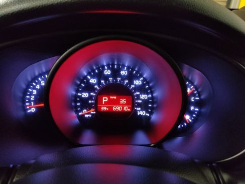 Used 2016 Kia Soul + image 23