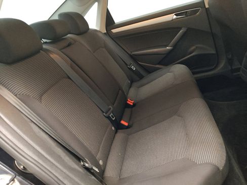 Used 2017 Volkswagen Passat 1.8T S image 19