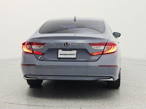 Used 2021 Honda Accord Touring image 6