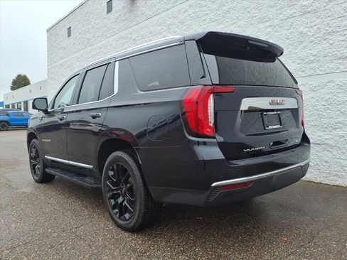 Used 2022 GMC Yukon SLT w/ SLT Premium Package image 8