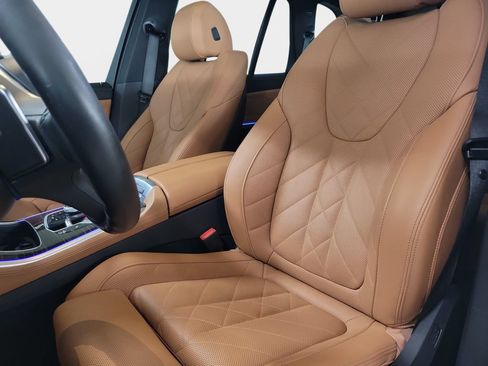 Used 2025 BMW X5 sDrive40i w/ M Sport Package RWD image 17