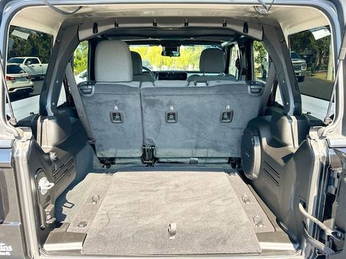 Used 2024 Jeep Wrangler Willys image 24