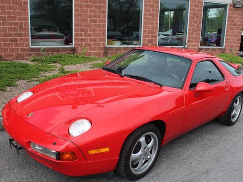 Used 1995 Porsche 928 GTS RWD image 2